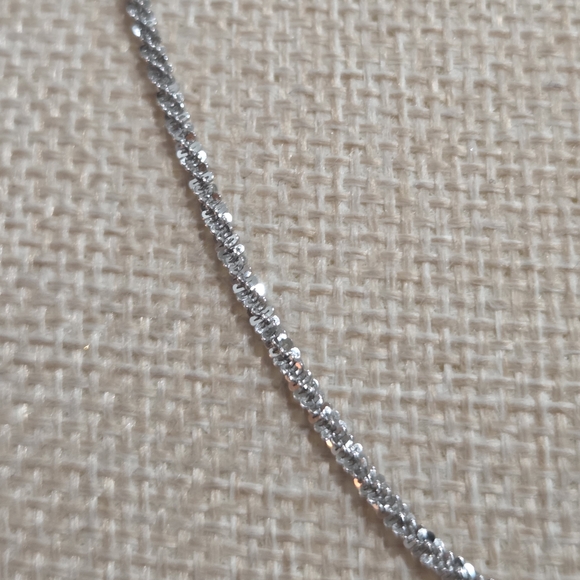 Elegant Silver Necklace - Picture 2 of 5